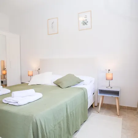 公寓 Es Freus Modern In Quiet Area