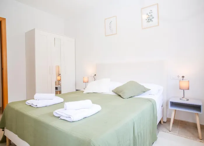 Es Freus Modern In Quiet Area *