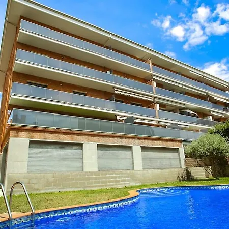 Es Freus Modern In Quiet Area Apartament