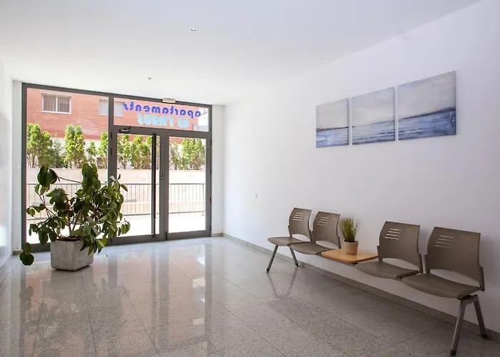 Es Freus Modern In Quiet Area Apartament *