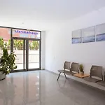 Es Freus Modern In Quiet Area Διαμέρισμα *