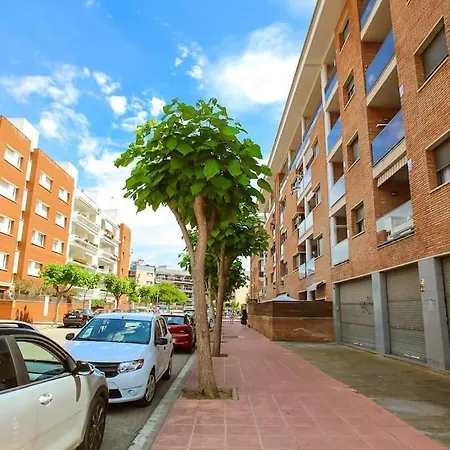 Es Freus Modern In Quiet Area Apartament