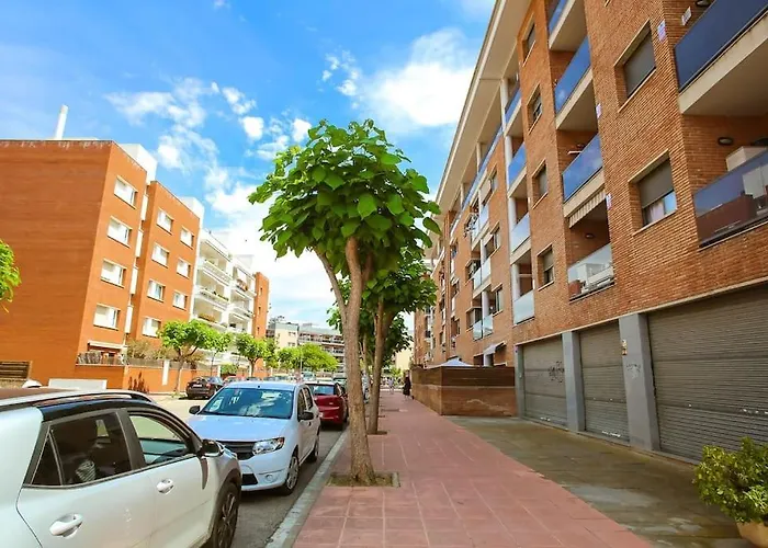 Es Freus Modern In Quiet Area Апартаменти